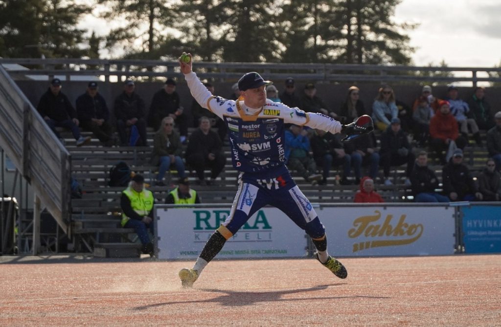 Kuva: Miska Peltoniemi / Jani Lassila oli erinomaisessa vireessä lautasella, vaikka KeKi kotonaan Manselle hävisikin.