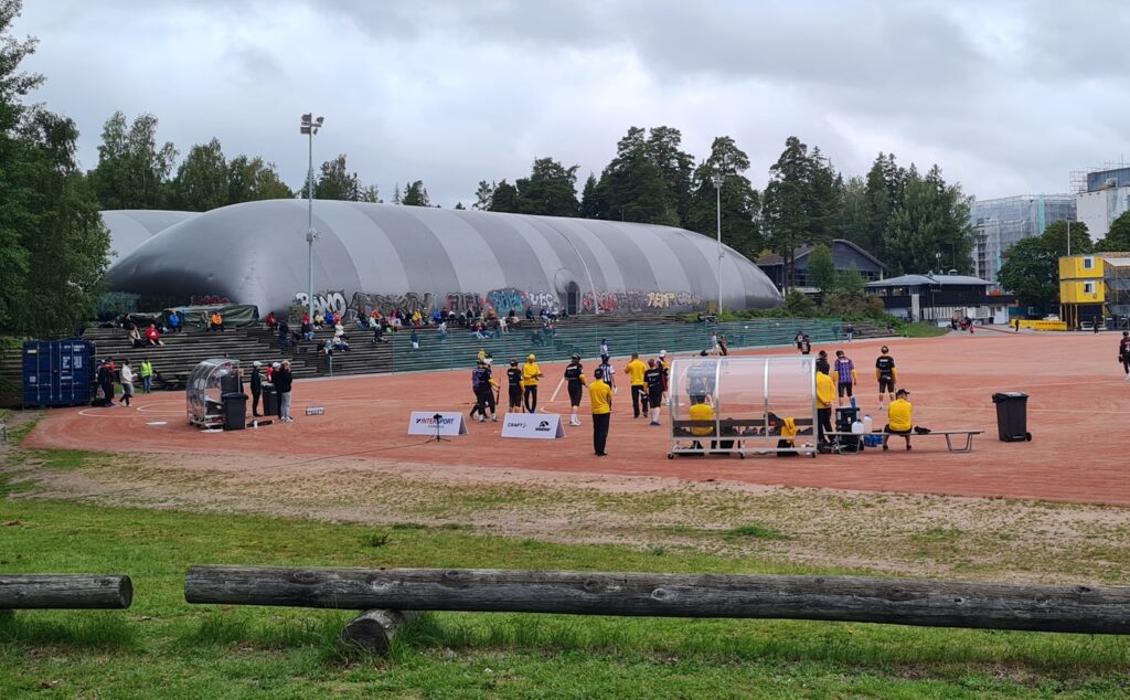 Kuva: Simo Pöyhönen / Meilahden pesäpallostadionin nykytila on kovin alkeellinen huipputason pesäpallon areenaksi.